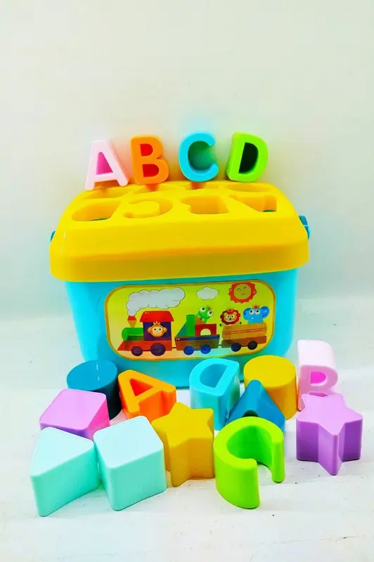 جردل المكعبات التعليمية، مع أحرف وأشكال هندسية و16 قطعة