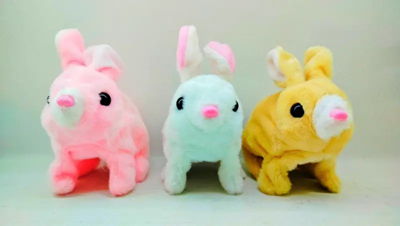 دمية الأرنب اللطيف، متحركة وتفاعلية بصوت وضوء