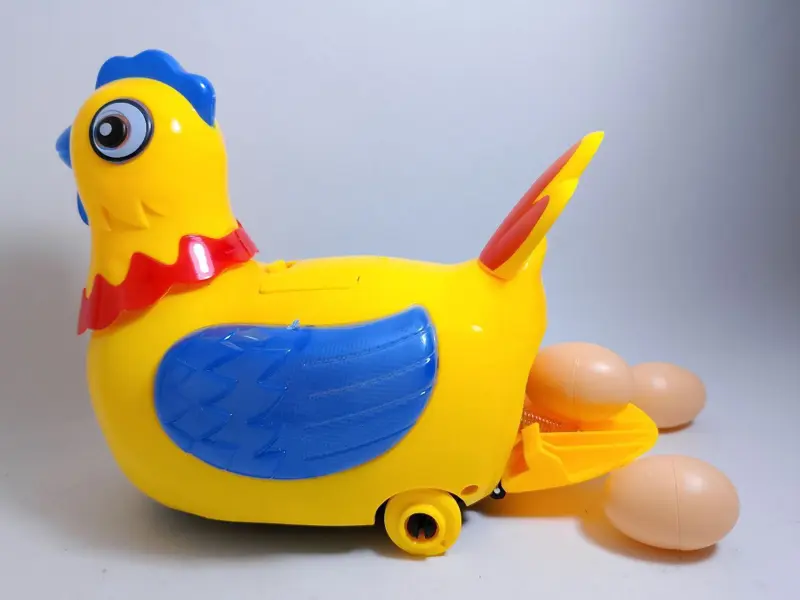 الدجاجة الراقصة، لعبة تفاعلية تضيء وتبيض