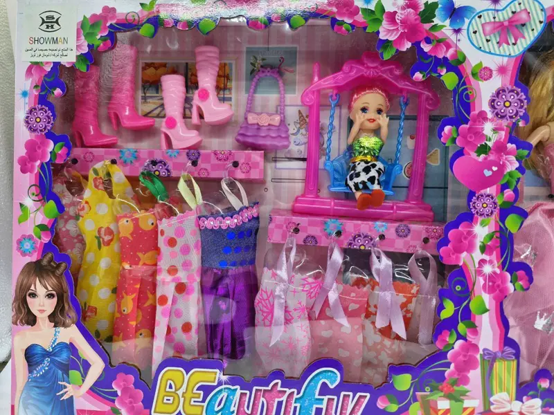 مجموعة دمى باربي والابنة، 10 إطلالات وإكسسوارات متنوعة