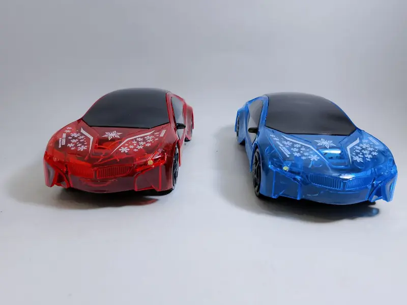 سيارة الأصوات والأضواء، بتصميم 3D شفاف ومبتكر