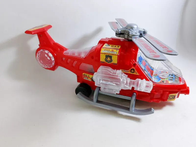 هيليكوبتر الأضواء، لعبة طائرة ببروجيكتور وأضواء بانوراما