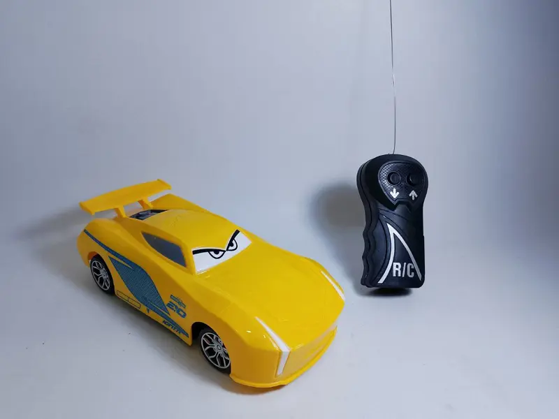 مجموعة سيارات برق بنزين وأصدقائه، لعب عن بعد في عالم السباقات