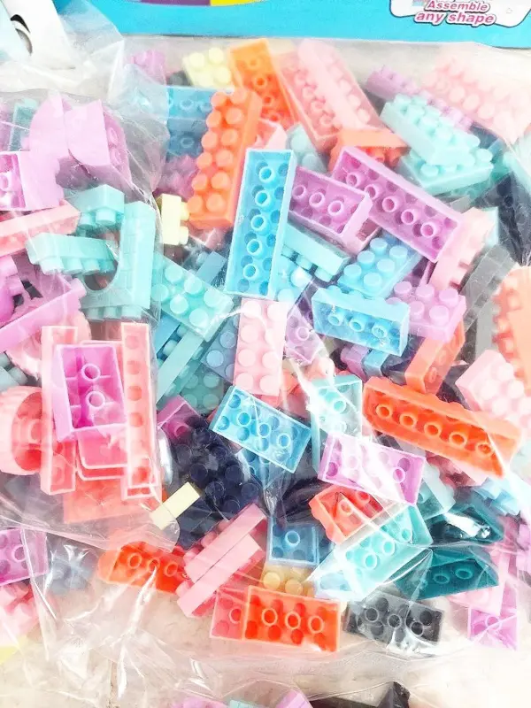 مكعبات البناء العملاقة، 1000 قطعة لإطلاق العنان للخيال