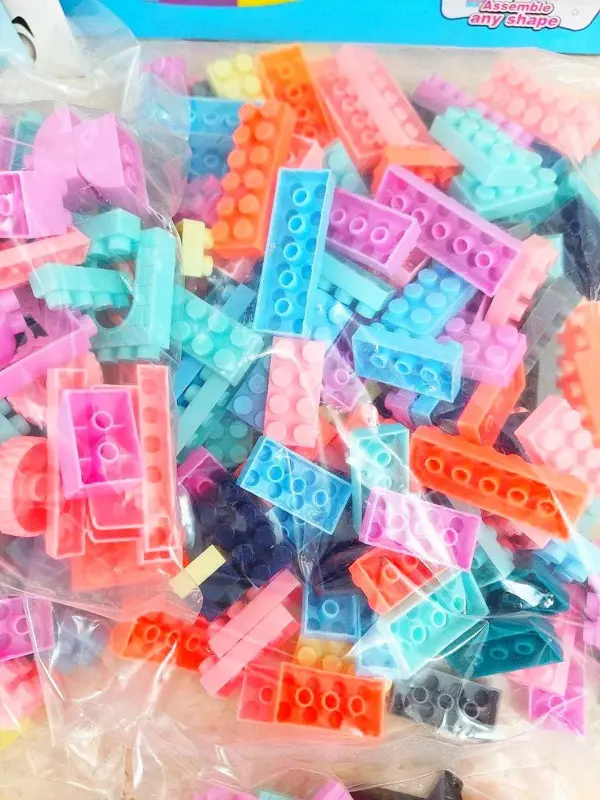 مكعبات البناء 290 قطعة، عالم من الإبداع في حقيبة واحدة