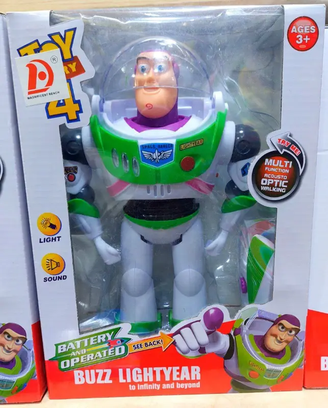 مجسم باز يطير التفاعلي الطائر