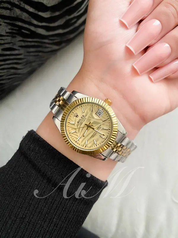 ساعة رولكس كلاسيك مينا فضية مقاس 32 ملم