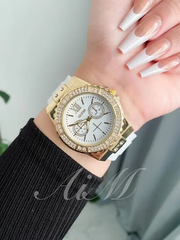 ساعة جيس النسائية العصرية بحزام مطاطي