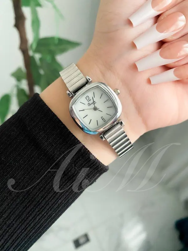 ساعة أني تايم تارا بسوار أنسيال