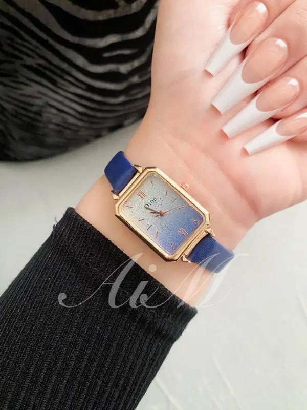 ساعة جالا النسائية بسوار جلد