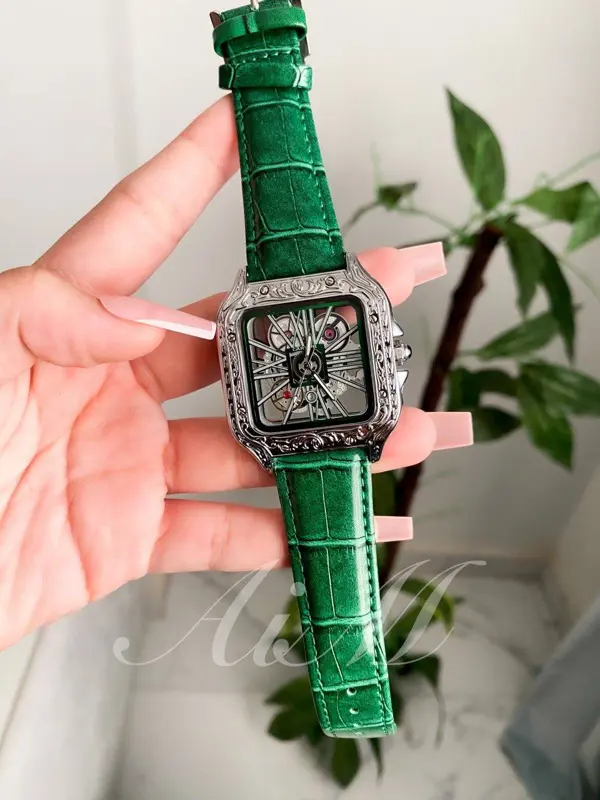 ساعة كارتير كلاسيك تانك جلد رجالي