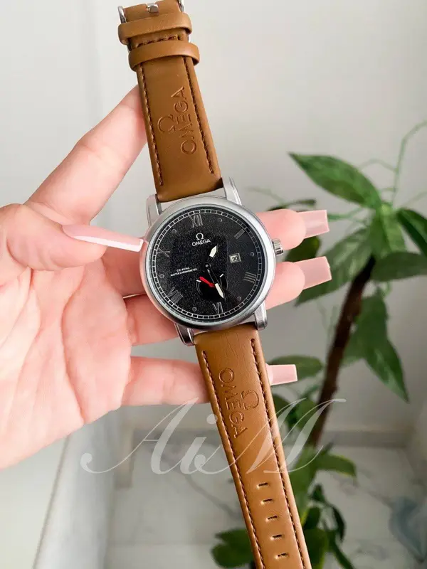 ساعة أوميجا جلد كلاسيك رجالي بقرص أبيض