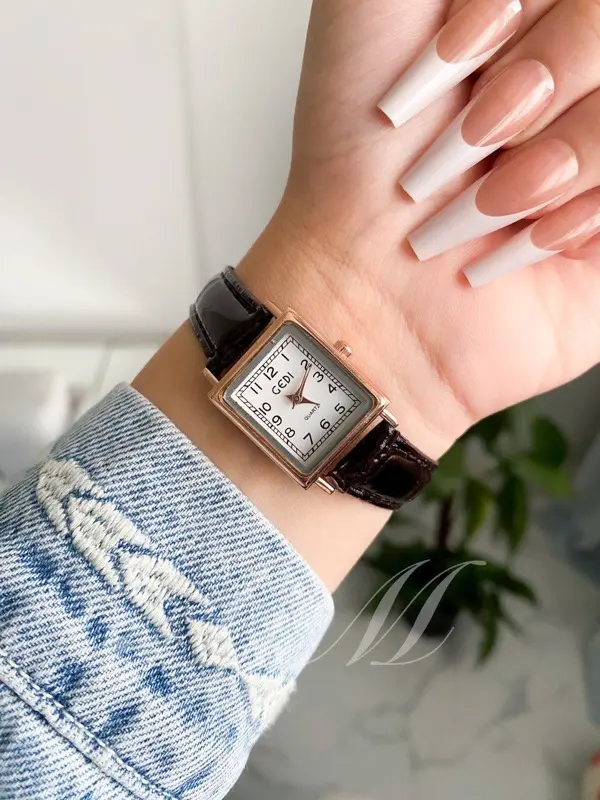 ساعة يد جلد سوداء كلاسيك حريمي