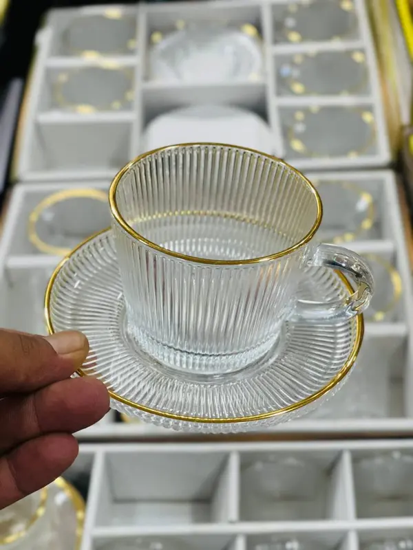 طقم الشاي الملكي "جولدن مونوجرام" 12 قطعة بتصميم أنيق وحرف ذهبي