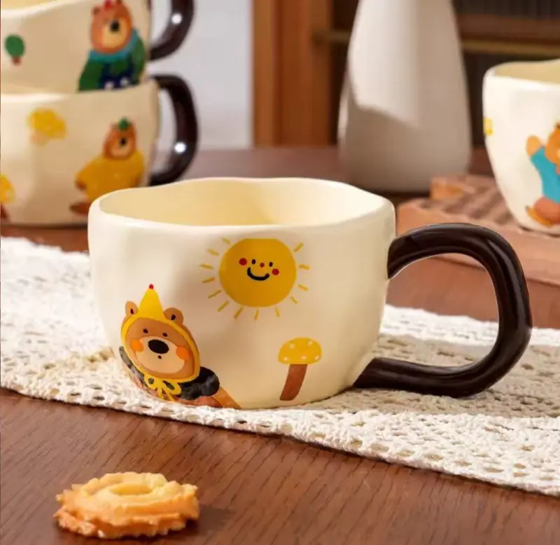 مج الدبدوب الساحر ذو الملعقة الذهبية والتفاصيل اللطيفة