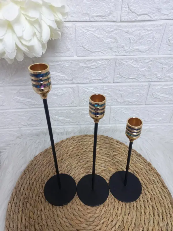 طقم الشمعدانات "ليلة سوداء" بتصميم عصري