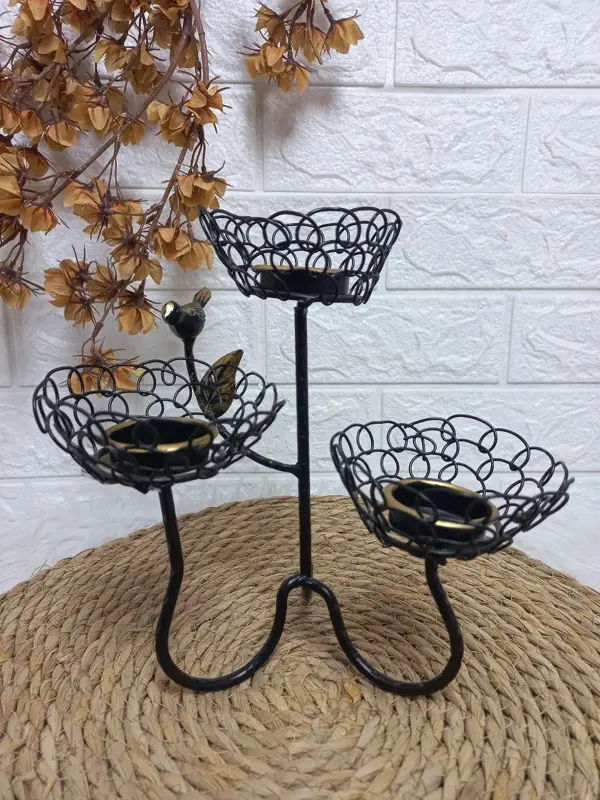 تحفة شمعدان "عصفورة الريف" المعدني الثلاثي لإضاءة أنيقة