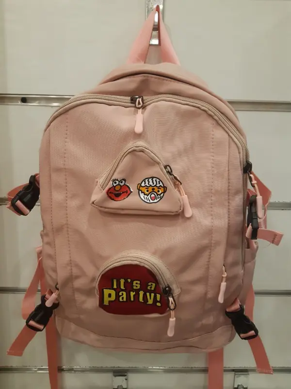 حقيبة "أجواء الحفلة" الظهرية بتصميم شبابي وعصري