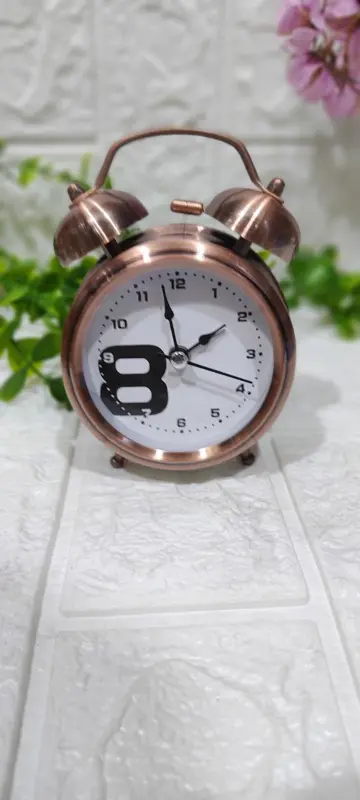 منبه "رنين الزمن" المعدني بتصميم كلاسيكي فريد