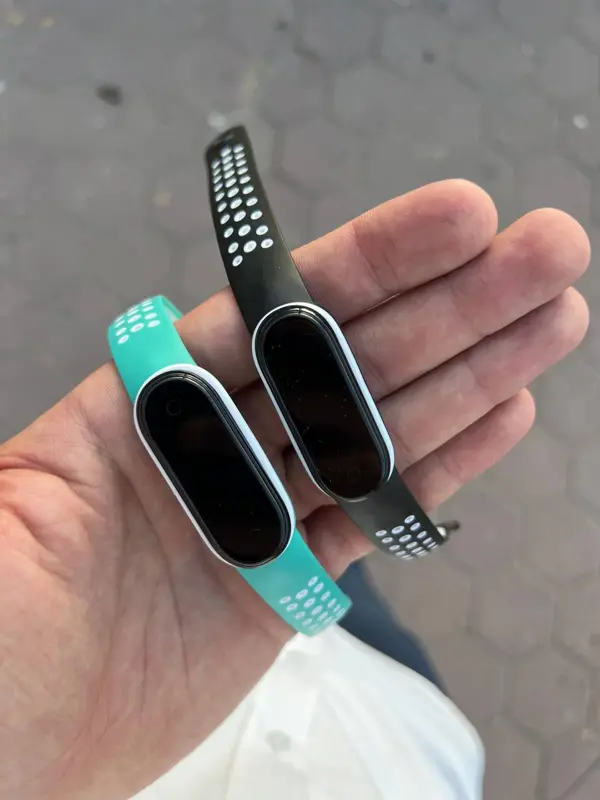 ساعه سوار "M4" الذكي بتصميم رقمي عصري وجودة فائقة