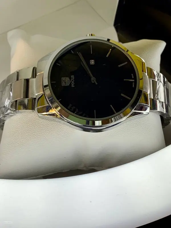 ساعة "FOCUS" الرجالية الفاخرة بتصميمها الذهبي الصلب ومينا مميز