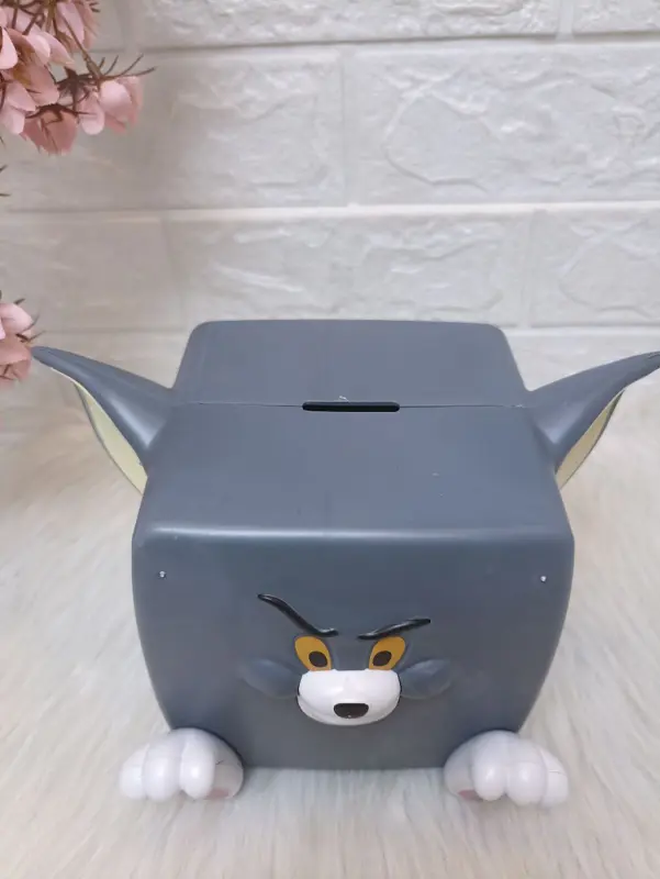 حصالة "توم آند جيري" الكلاسيكية بتصميم توم