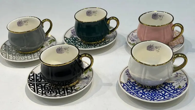 طقم فناجين قهوة بورسلين 12 قطعة بتصميم "بومبيه" وألوان زاهية