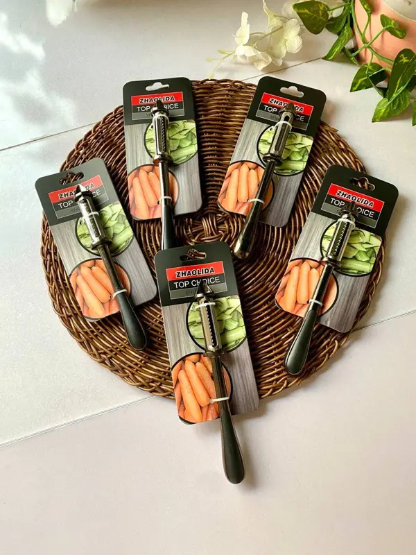 الأداة المزدوجة من بلاتينيوم: مقشرة ومقوار (ستانلس فاميه)