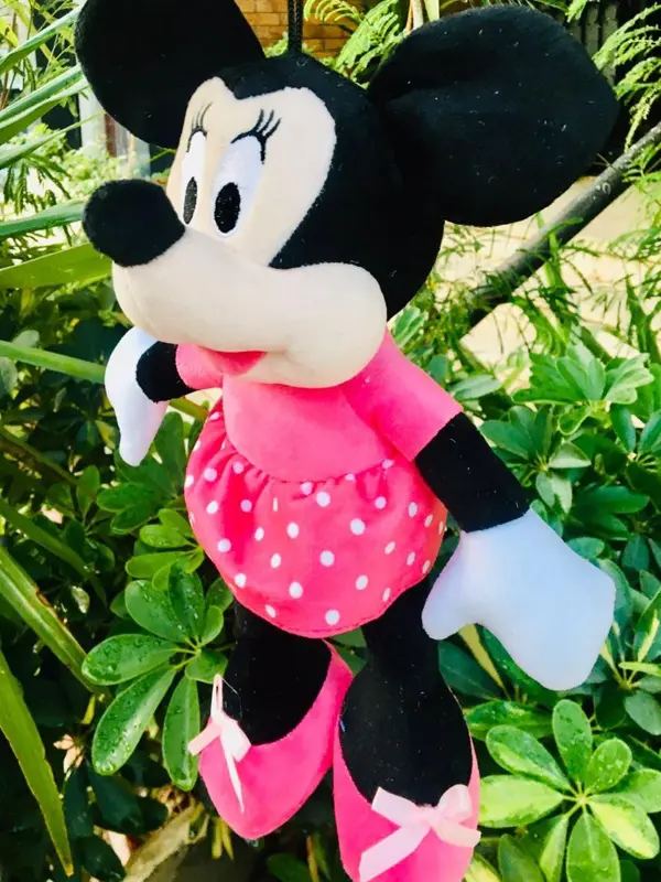 دمية ميني ماوس (Minnie Mouse) قطيفة - حجم 35 سم