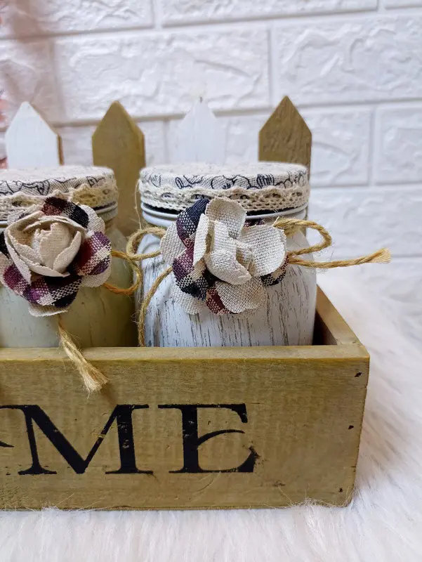 طقم برطمانات زجاجية علي قعده خشب