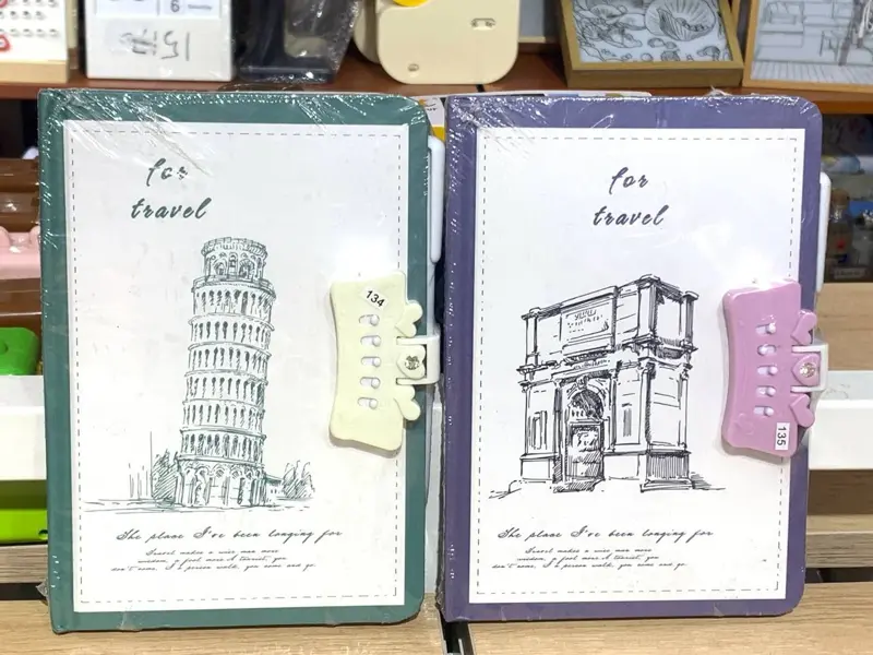 نوت بوك بقفل مغناطيسي بأشكال حذابه