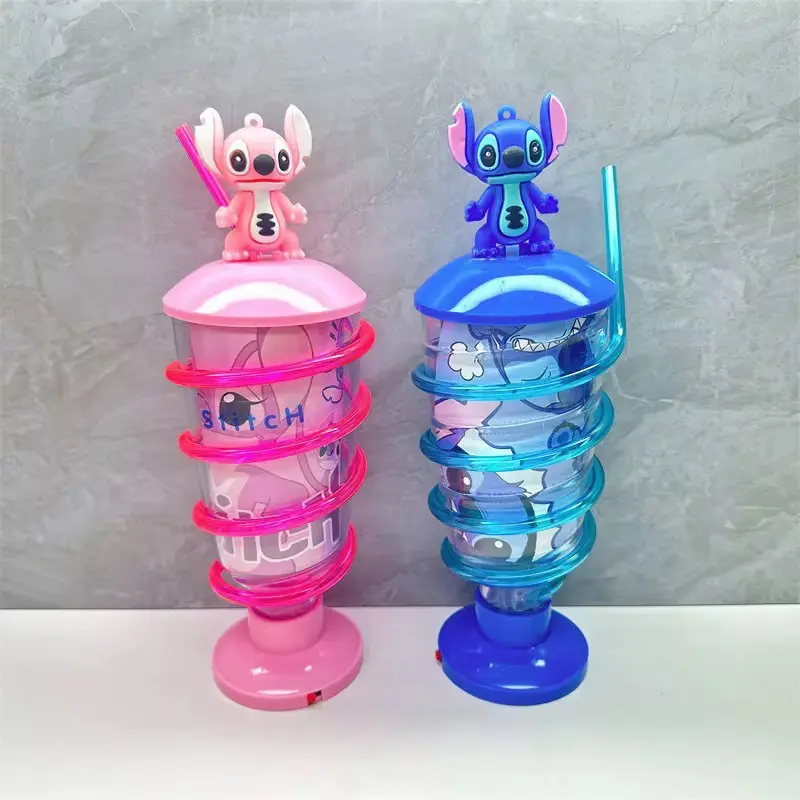 كوب ايس كوفي وعصير بشخصيتي "ستيتش" و"أنجل