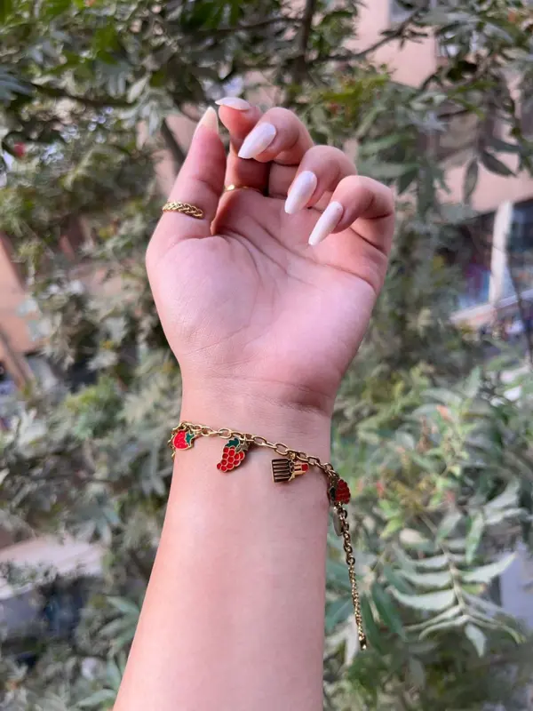 مجموعة أساور "فاكهة الصيف" من "ذا سويت بلس"