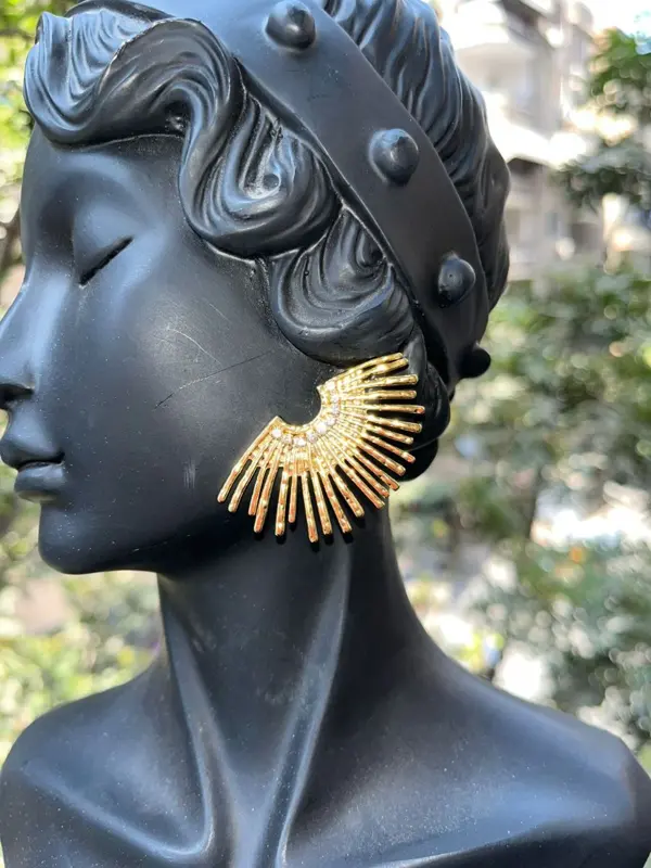 حلق "أشعة الشمس الساطعة" من "ذا ستايل أورا"