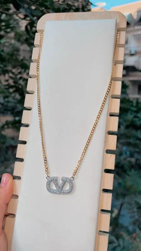 سلسلة "شعار فالنتينو" من "ذا إليجنت أنيمال"