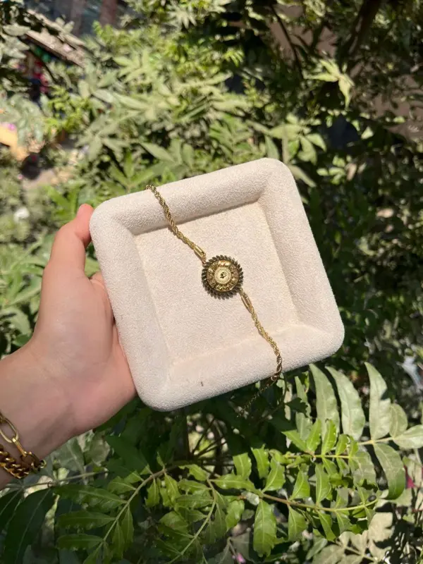 انسيال "شمس الملكة" من مجموعة الإطلالة الملكية