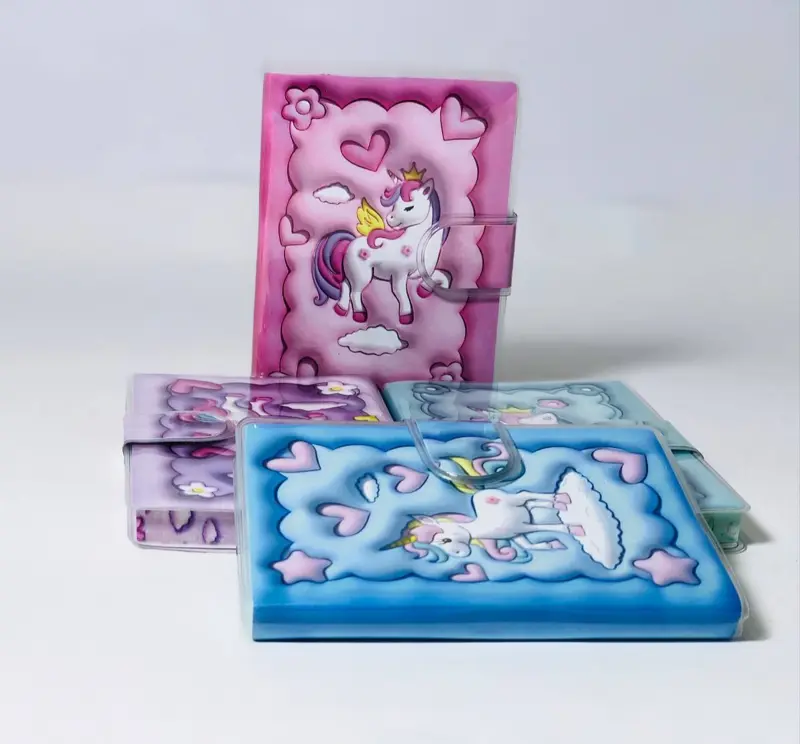 نوت بوك يونيكورم لاصق بغلاف بلاستيكي وتصميمات مميزة