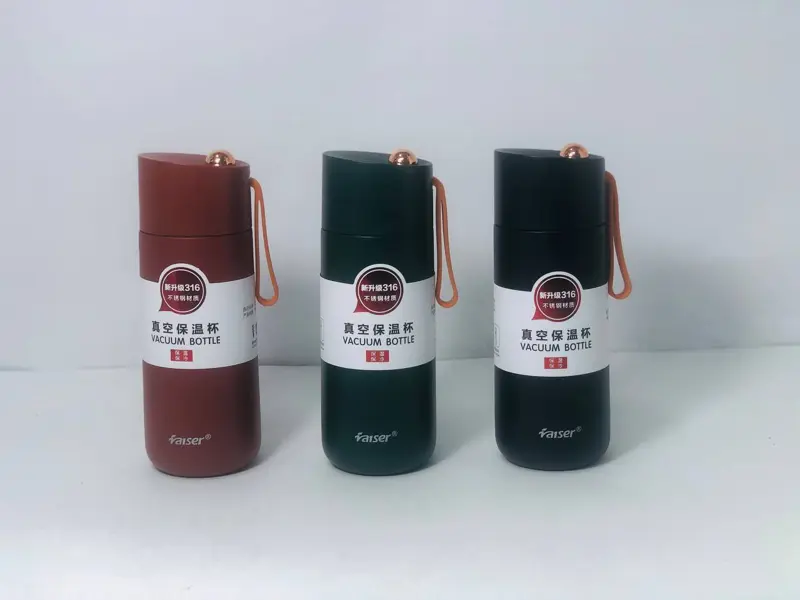 مج الألوان الزاهية بحزام حمل