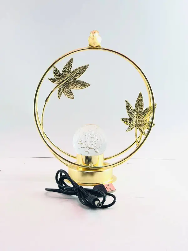 تحفة الكون الزجاجية المضيئة