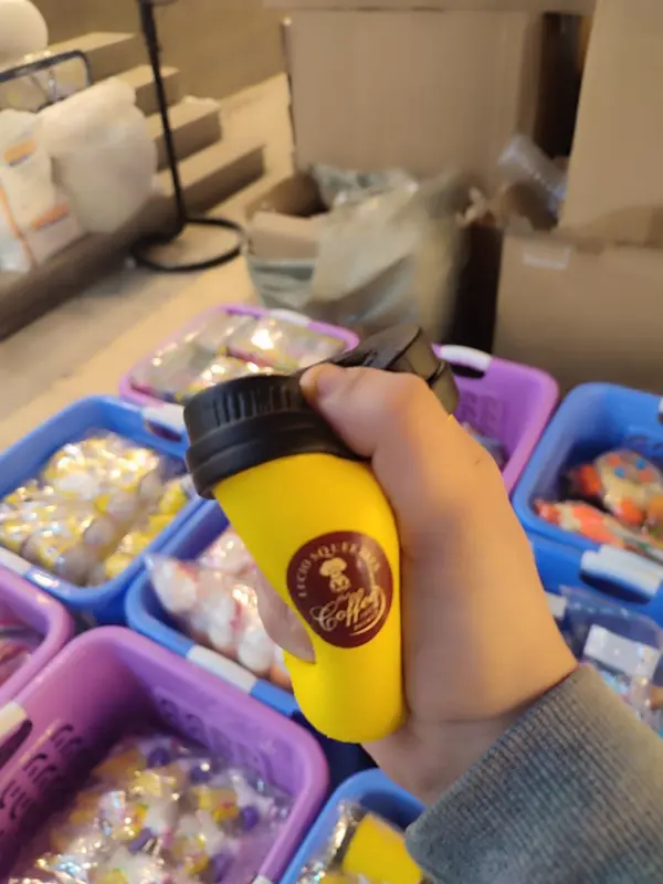 لعبة اسكويشي بشكل كوب القهوة، أداة ممتعة لتخفيف التوتر