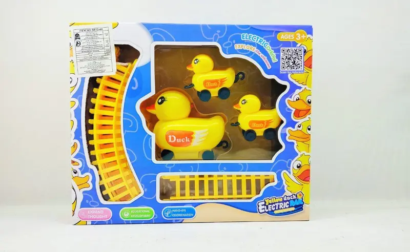 قطار البط وأولاده، مع مسار قابل للتشكيل ودمى متحركة