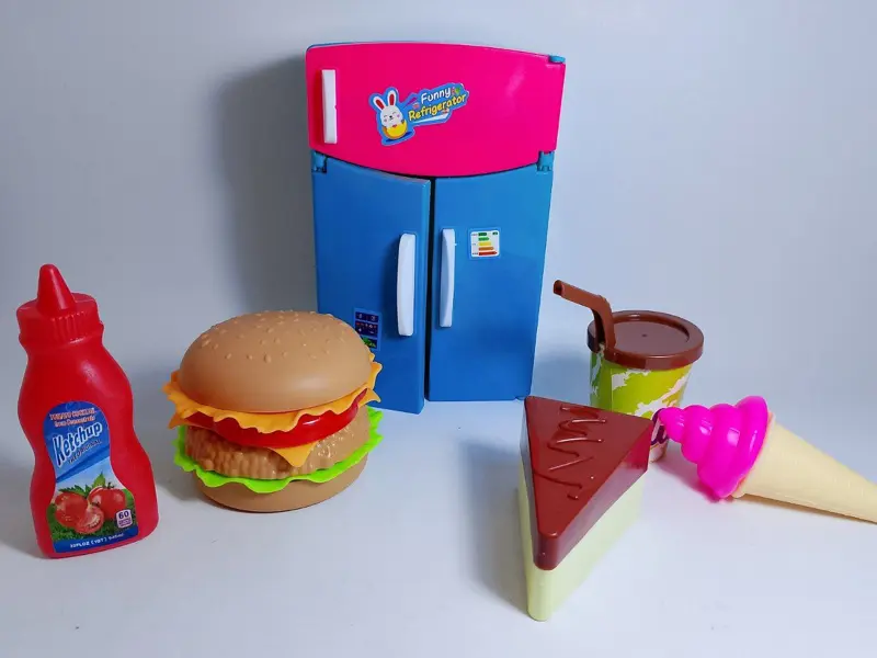 مجموعة المطبخ المحمولة، مع ثلاجة ووجبات سريعة