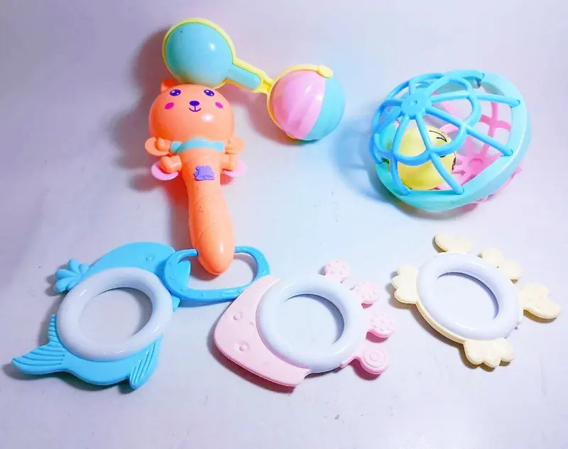 شخشيخة وعضاضات سيليكون، آمنة ومصنوعة من خامات طبية