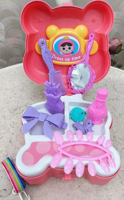 مجموعة أدوات التجميل المحمولة على شكل دبدوب