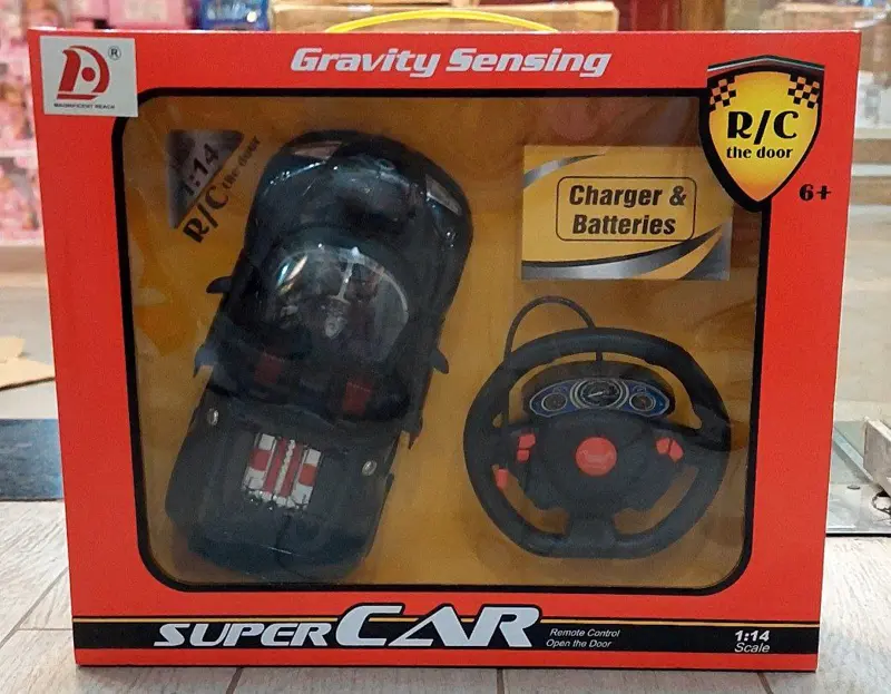 سيارة الأطفال الكهربائية القابلة للشحن مع مقود