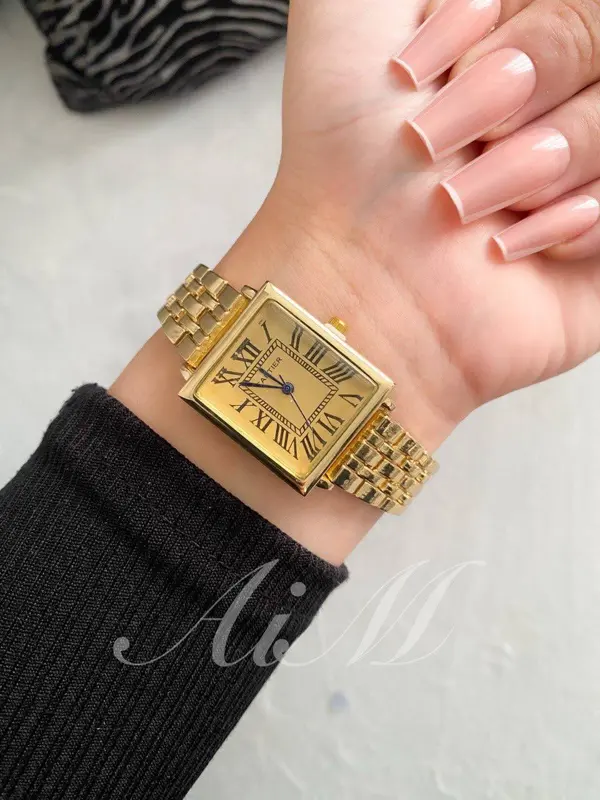 ساعة كارتير النسائية الأنيقة