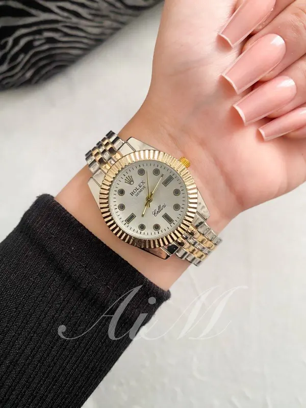 ساعة "ROLEX" النسائية بتصميمها الأنيق ومقاسها المثالي