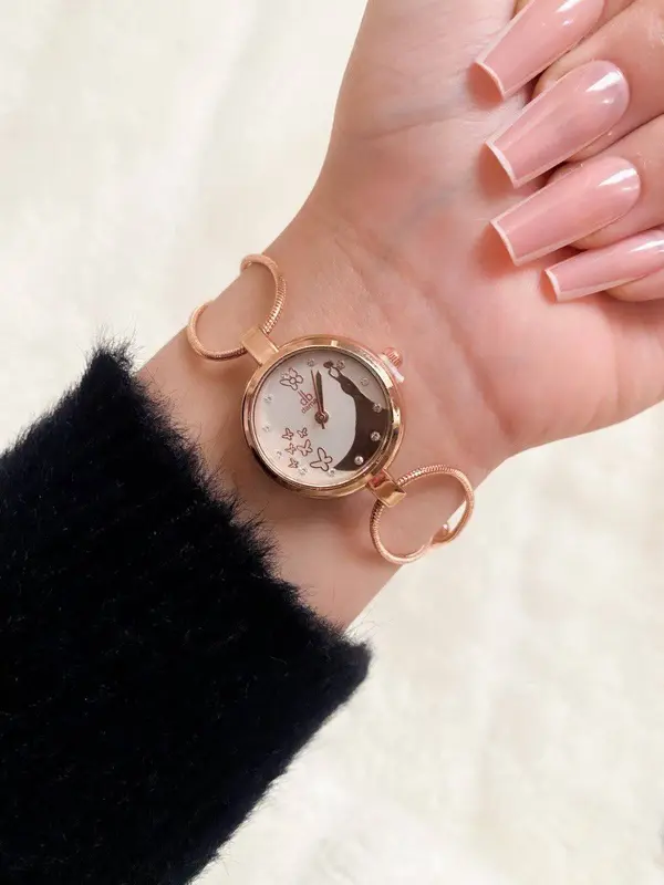 ساعة نسائية عصرية بحزام شبكي مغناطيسي