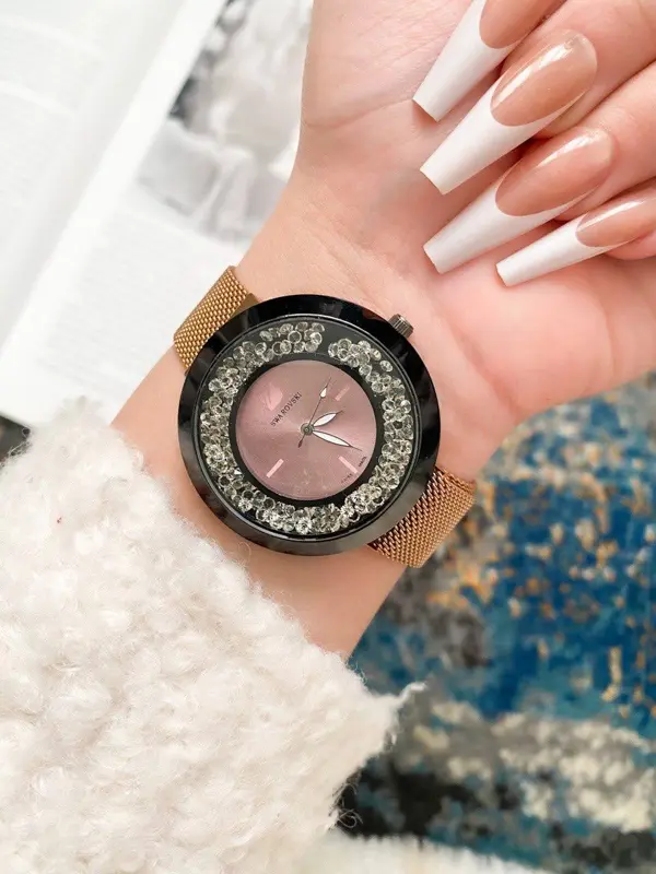 ساعة نسائية بتصميم سماء ليلية لامعة