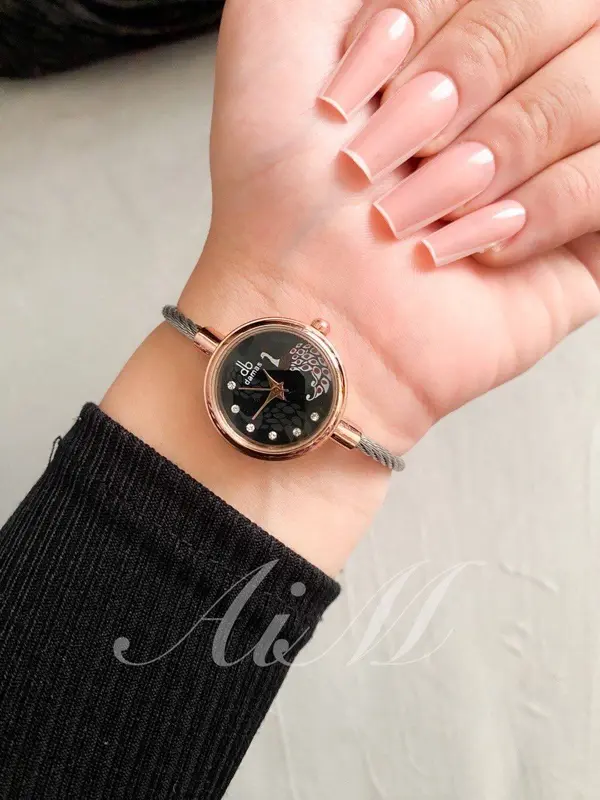 ساعة جينا النسائية بسوار مرن بتصميم مجوهرات